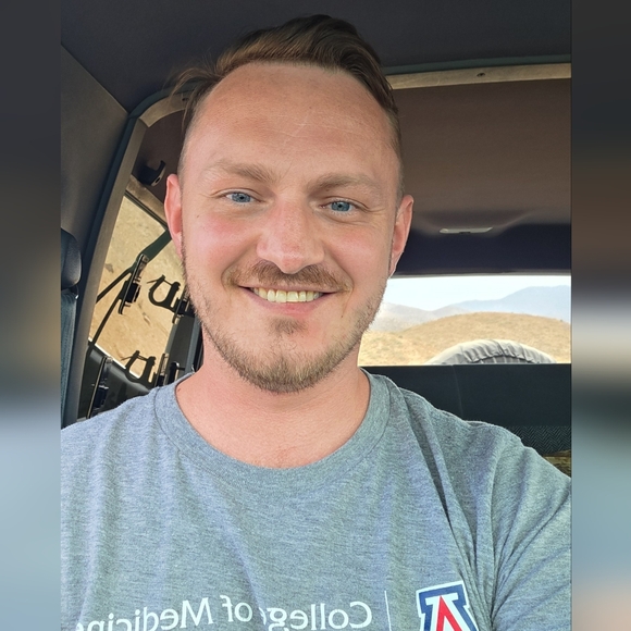 Cognar Fjallhersir är rolig och smart. Jag bor i Arizona och jag har två mopsar. - Picture 12 of 12